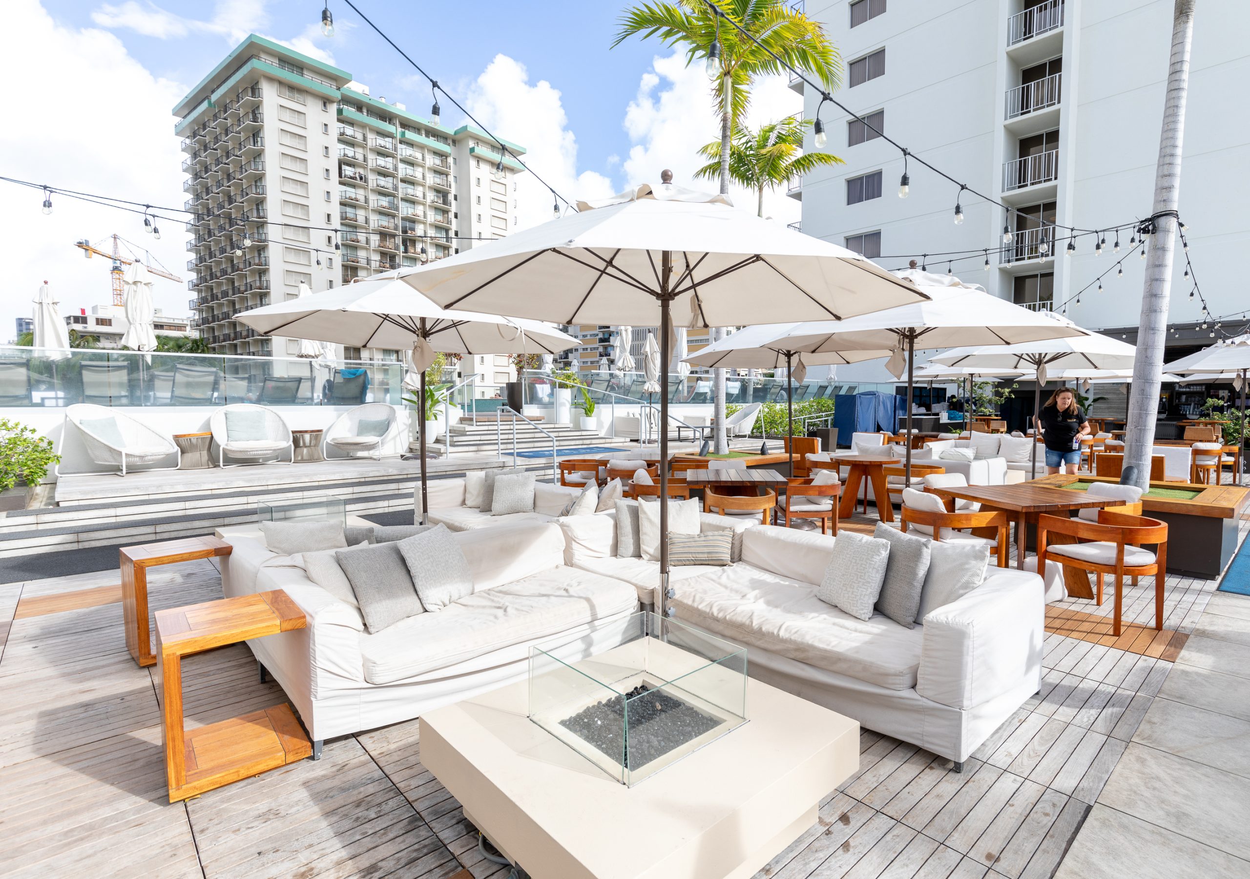 Alohilani Resort | Best Hotels Waikiki | Catherine Chicotka