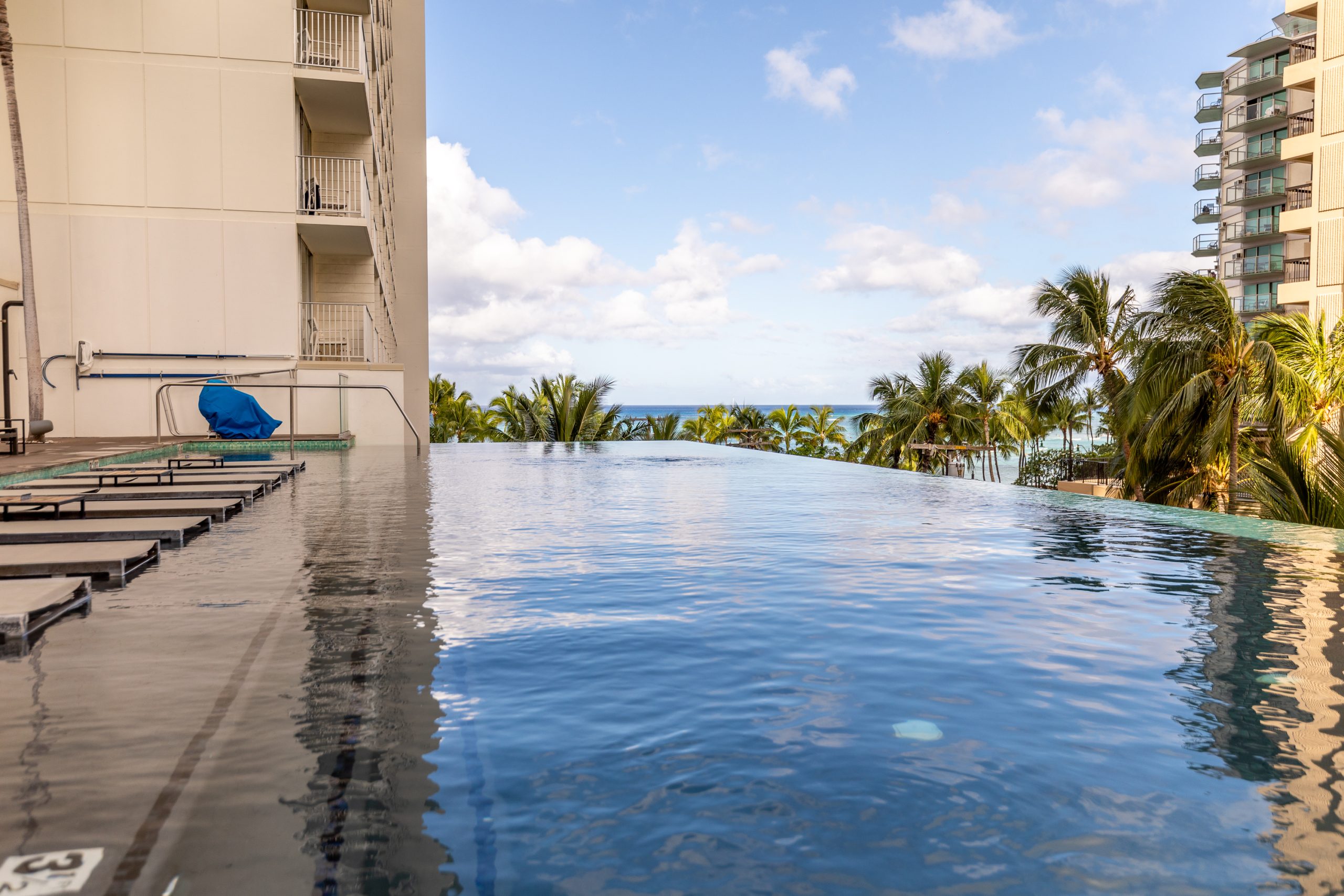 Alohilani Resort | Best Hotels Waikiki | Catherine Chicotka