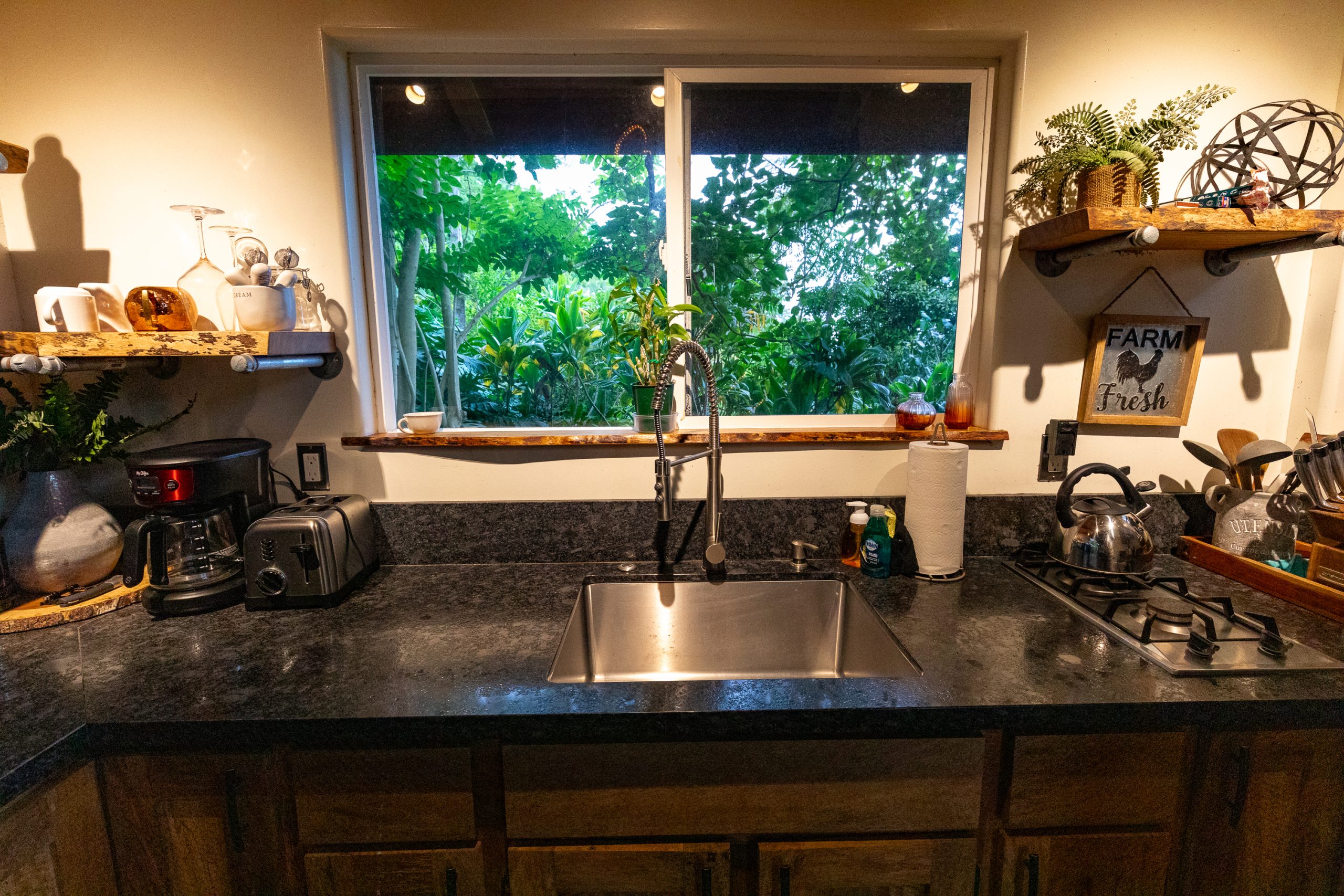 Kona Luxury Treehouse Review: One of Big Island's Most Unique Stays | Where to Stay on Big Island | Unique Stays in Hawai'i | Unique Stays Big Island | Kona Luxury Treehouse | Catherine Chicotka