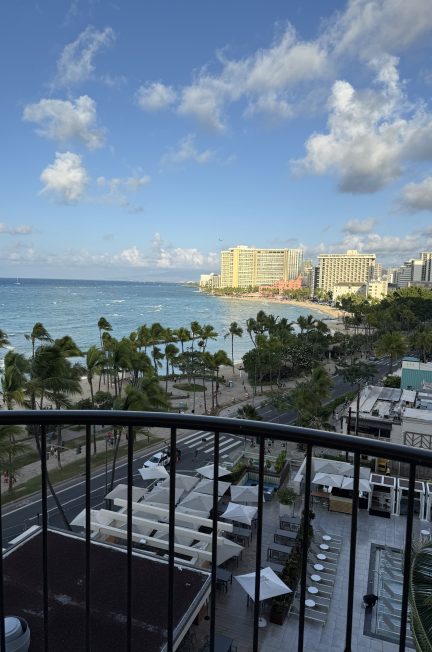 Best Oceanfront Hotels in Oahu | Waikiki Beach Marriott Resrt & Spa | Catherine Chicotka