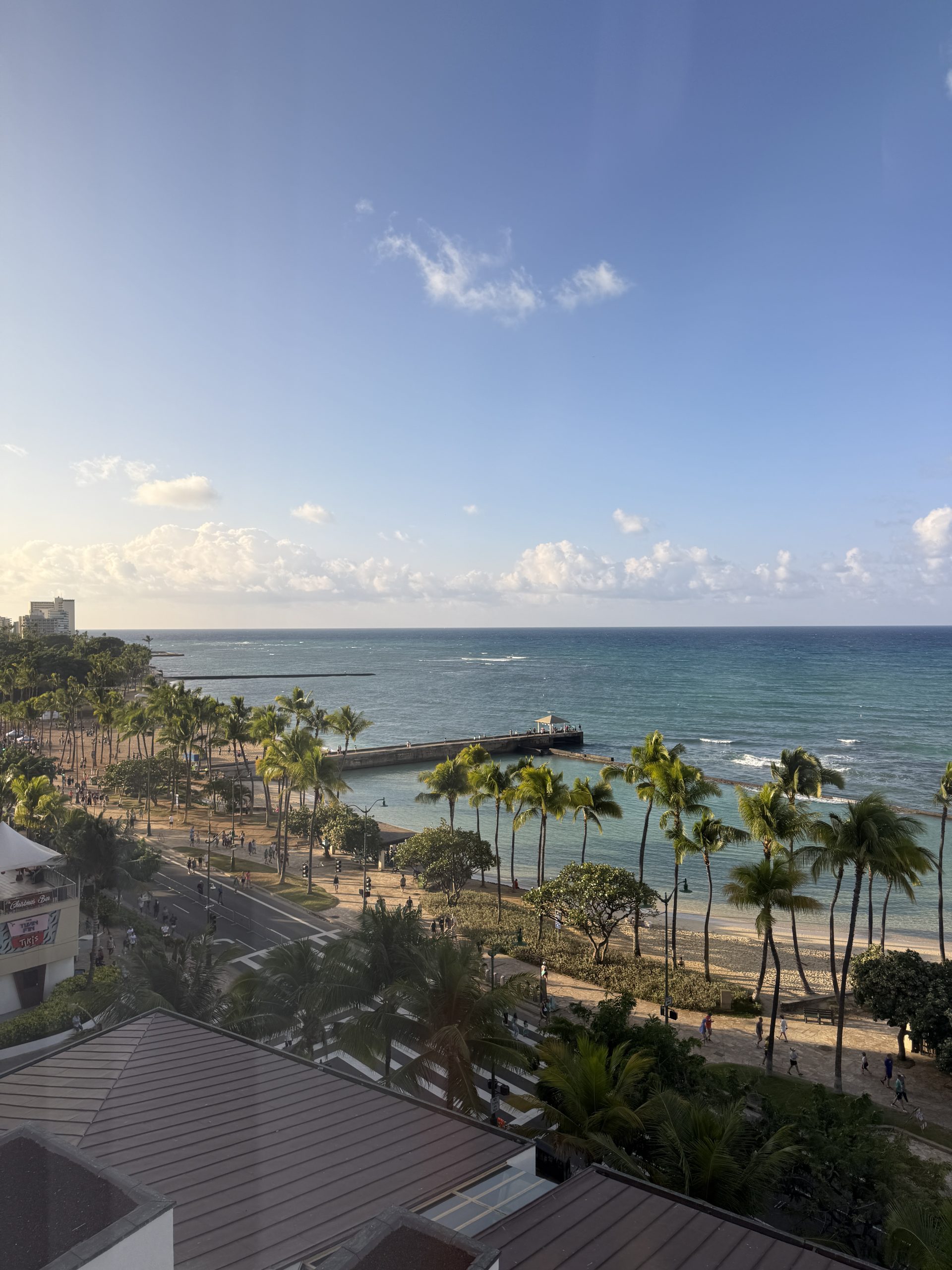 Best Oceanfront Hotels in Oahu | Waikiki Beach Marriott Resrt & Spa | Catherine Chicotka